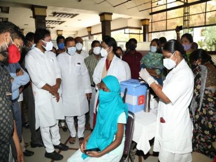 Union Minister G Kishan Reddy inspects COVID-19 vaccination facilities in Hyderabad | Union Minister G Kishan Reddy inspects COVID-19 vaccination facilities in Hyderabad