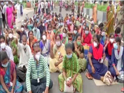 Outsourced health workers of Gandhi hospital stage protest in Hyderabad | Outsourced health workers of Gandhi hospital stage protest in Hyderabad