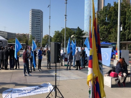 Geneva: Tibetan, Uighur flags unveiled at UNHRC, protestors call for 'justice' in Hong Kong' | Geneva: Tibetan, Uighur flags unveiled at UNHRC, protestors call for 'justice' in Hong Kong'