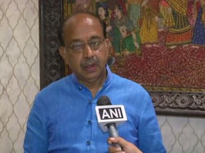 BJP knocks EC door, lodges complaint against Kejriwal govt for 'misusing public money' | BJP knocks EC door, lodges complaint against Kejriwal govt for 'misusing public money' BJP knocks EC door, lodges complaint against Kejriwal govt for 'misusing public money' | BJP knocks EC door, lodges complaint against Kejriwal govt for 'misusing public money'