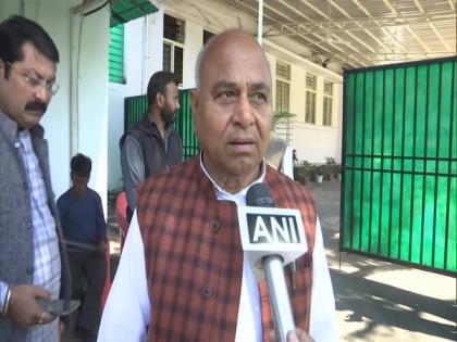 MP minister backs CM Kamal Nath, ticks off Scindia for 'hit the streets' comments | MP minister backs CM Kamal Nath, ticks off Scindia for 'hit the streets' comments