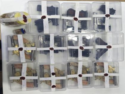 Two inter-state illegal firearms traffickers arrested in Delhi | Two inter-state illegal firearms traffickers arrested in Delhi Two inter-state illegal firearms traffickers arrested in Delhi | Two inter-state illegal firearms traffickers arrested in Delhi