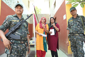 Gujarat records 55.22 pc voter turnout, Valsad leads with 68.12 pc | Gujarat records 55.22 pc voter turnout, Valsad leads with 68.12 pc