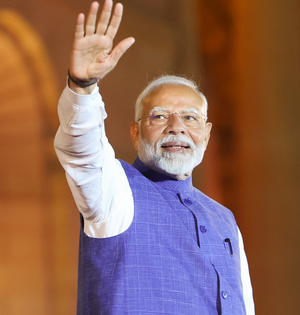 PM Modi arrives at PMO, all eyes on portfolio distribution | PM Modi arrives at PMO, all eyes on portfolio distribution PM Modi arrives at PMO, all eyes on portfolio distribution | PM Modi arrives at PMO, all eyes on portfolio distribution
