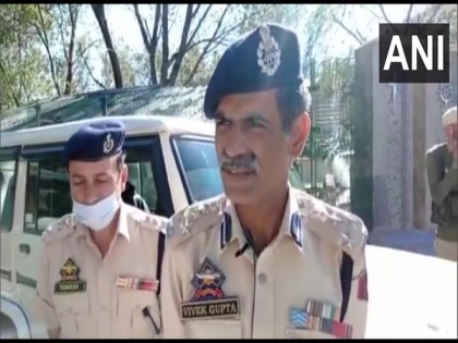 Terrorists trapped, Poonch-Rajouri-Jammu highway to be re-opened soon: DIG Vivek Gupta | Terrorists trapped, Poonch-Rajouri-Jammu highway to be re-opened soon: DIG Vivek Gupta