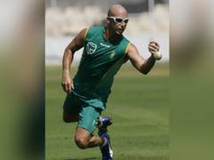 COVID-19: Herschelle Gibbs put his bat used in historic match against Australia on auction | COVID-19: Herschelle Gibbs put his bat used in historic match against Australia on auction
