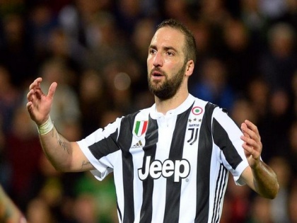 Higuain arrives in Miami to finalise MLS move | Higuain arrives in Miami to finalise MLS move