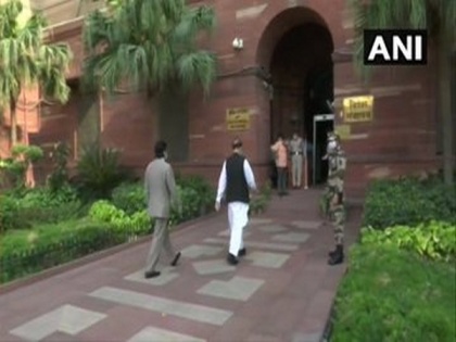 MEA summons Pakistan's Charge d'affaires after two officials of Indian High Commission go missing | MEA summons Pakistan's Charge d'affaires after two officials of Indian High Commission go missing