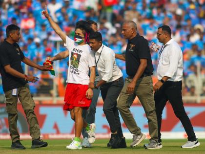 Men's ODI WC: India-Australia final interrupted by pitch invader | Men's ODI WC: India-Australia final interrupted by pitch invader