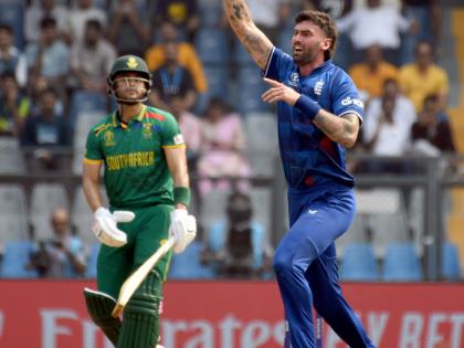 Men's ODI WC: England pacer Topley leaves field with injured left index finger against South Africa | Men's ODI WC: England pacer Topley leaves field with injured left index finger against South Africa