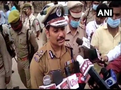 Kanpur encounter: 10 constables transferred to Chaubepur police station | Kanpur encounter: 10 constables transferred to Chaubepur police station
