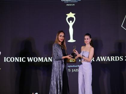 Surti lady Ajita Italiya wins Iconic Woman of the Year award | Surti lady Ajita Italiya wins Iconic Woman of the Year award Surti lady Ajita Italiya wins Iconic Woman of the Year award | Surti lady Ajita Italiya wins Iconic Woman of the Year award