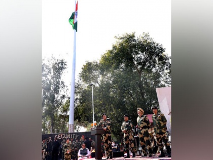 BSF unfurls 131-feet-high tricolour at India-Pakistan border in Jammu | BSF unfurls 131-feet-high tricolour at India-Pakistan border in Jammu