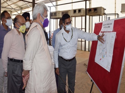LG Manoj Sinha visits Jammu's Government Medical College, reviews COVID management | LG Manoj Sinha visits Jammu's Government Medical College, reviews COVID management