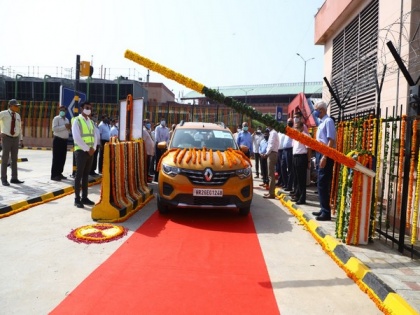 DMRC launches India's first cashless parking at Kashmere Gate metro station | DMRC launches India's first cashless parking at Kashmere Gate metro station