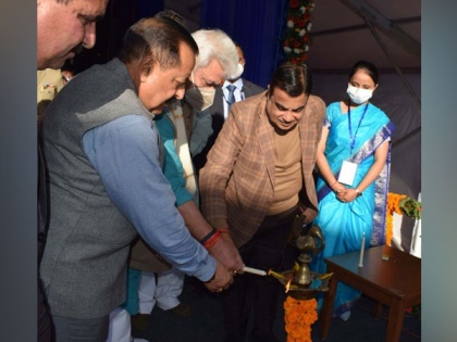 Nitin Gadkari lays foundation stones of 25 National Highway projects to boost tourism industry in J-K | Nitin Gadkari lays foundation stones of 25 National Highway projects to boost tourism industry in J-K