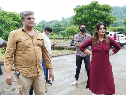 When Raveena Tandon rescued crab, snake, scorpion during 'One Friday Night' shoot | When Raveena Tandon rescued crab, snake, scorpion during 'One Friday Night' shoot When Raveena Tandon rescued crab, snake, scorpion during 'One Friday Night' shoot | When Raveena Tandon rescued crab, snake, scorpion during 'One Friday Night' shoot