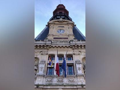 Town Halls in Paris raise Tibet flag to mark Tibetan Uprising Day | Town Halls in Paris raise Tibet flag to mark Tibetan Uprising Day