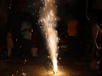 Indiscriminate use of firecrackers on Kali Puja worsens Kolkata's AQI | Indiscriminate use of firecrackers on Kali Puja worsens Kolkata's AQI Indiscriminate use of firecrackers on Kali Puja worsens Kolkata's AQI | Indiscriminate use of firecrackers on Kali Puja worsens Kolkata's AQI