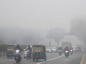 Dense fog & cold wave to continue for 5 days, says IMD | Dense fog & cold wave to continue for 5 days, says IMD