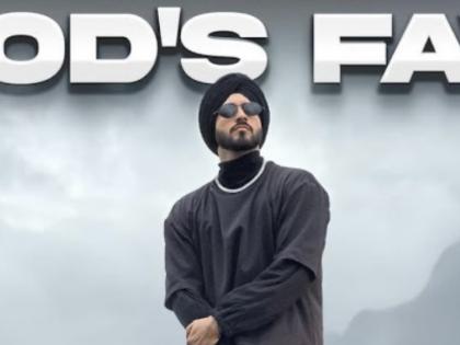 Rohanpreet Singh goes all gangsta with new track 'God's Fav' | Rohanpreet Singh goes all gangsta with new track 'God's Fav' Rohanpreet Singh goes all gangsta with new track 'God's Fav' | Rohanpreet Singh goes all gangsta with new track 'God's Fav'