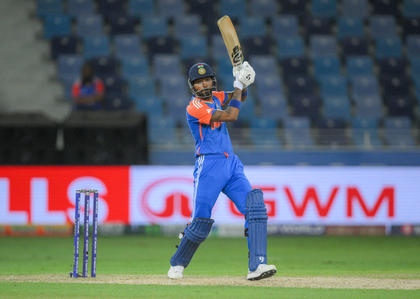 Hardik smashes unbeaten 77 on SMAT return to help Baroda win | Hardik smashes unbeaten 77 on SMAT return to help Baroda win