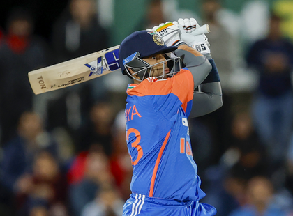 We will see a big Suryakumar Yadav knock in Melbourne: Varun Aaron | We will see a big Suryakumar Yadav knock in Melbourne: Varun Aaron