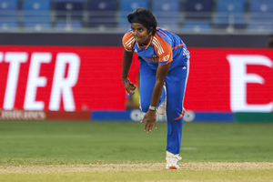 Women’s ODI WC: India dealt huge scare as Arundhati Reddy suffers left knee injury | Women’s ODI WC: India dealt huge scare as Arundhati Reddy suffers left knee injury