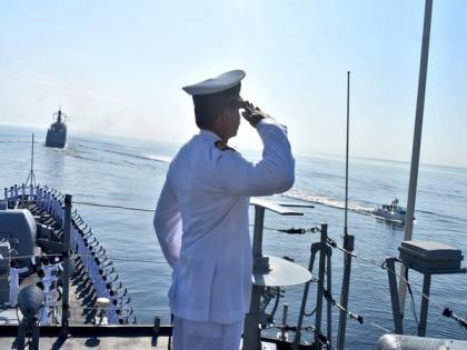 Russian Navy Day: INS Tarkash Capt gives returning salute to Pres Vladimir Putin | Russian Navy Day: INS Tarkash Capt gives returning salute to Pres Vladimir Putin