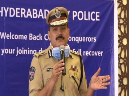 Hyderabad City Police felicitates 41 cops who recovered from COVID-19 | Hyderabad City Police felicitates 41 cops who recovered from COVID-19