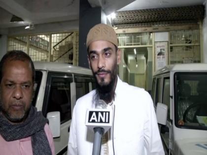 Congress, Left hold meeting with Indian Secular Front over seat-sharing for WB polls | Congress, Left hold meeting with Indian Secular Front over seat-sharing for WB polls Congress, Left hold meeting with Indian Secular Front over seat-sharing for WB polls | Congress, Left hold meeting with Indian Secular Front over seat-sharing for WB polls