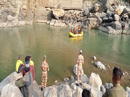 Body of man recovered from Bhagirathi river in Uttarakhand's Uttarkashi | Body of man recovered from Bhagirathi river in Uttarakhand's Uttarkashi