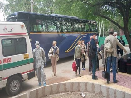 21 Italians, 3 Indians shifted out of ITBP quarantine facility in Delhi | 21 Italians, 3 Indians shifted out of ITBP quarantine facility in Delhi 21 Italians, 3 Indians shifted out of ITBP quarantine facility in Delhi | 21 Italians, 3 Indians shifted out of ITBP quarantine facility in Delhi