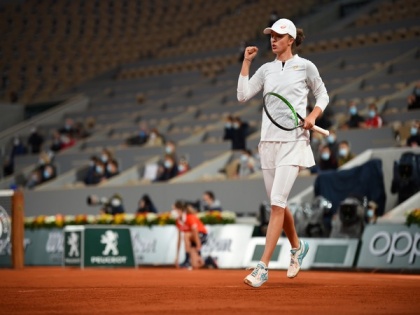 French Open: Simona Halep crashes out after losing fourth-round clash against Iga Swiatek | French Open: Simona Halep crashes out after losing fourth-round clash against Iga Swiatek