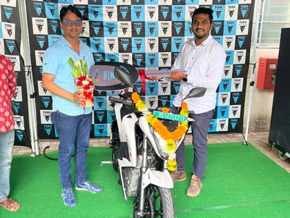 Tork Motors commences delivery of India's first electric motorcycle and much-awaited KRATOS and KRATOS-R in Pune | Tork Motors commences delivery of India's first electric motorcycle and much-awaited KRATOS and KRATOS-R in Pune