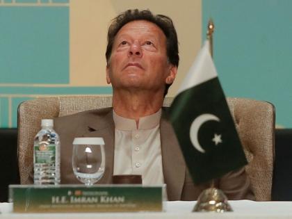 Pak PM Imran Khan wooing dissidents to sail through no-confidence motion | Pak PM Imran Khan wooing dissidents to sail through no-confidence motion