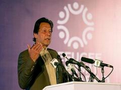 Can't lock up 220 million people: Pak PM amid coronavirus spread | Can't lock up 220 million people: Pak PM amid coronavirus spread