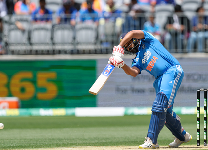 Gavaskar confident Kohli, Rohit will fire in Adelaide after Perth setback | Gavaskar confident Kohli, Rohit will fire in Adelaide after Perth setback