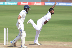 INDvENG: England spinner Rehan Ahmed stopped at Hirasar airport over visa issue; report | INDvENG: England spinner Rehan Ahmed stopped at Hirasar airport over visa issue; report INDvENG: England spinner Rehan Ahmed stopped at Hirasar airport over visa issue; report | INDvENG: England spinner Rehan Ahmed stopped at Hirasar airport over visa issue; report