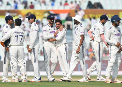 1st Test: Bowlers continue to make merry as India reduce SA to 154/8 at Tea | 1st Test: Bowlers continue to make merry as India reduce SA to 154/8 at Tea