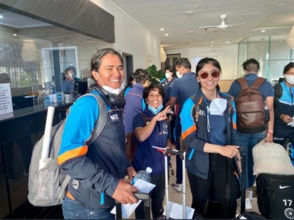 AUS W v IND W: Visitors arrive in Mackay for first ODI | AUS W v IND W: Visitors arrive in Mackay for first ODI