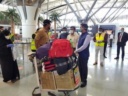 177 passengers and 4 infants checked in, ready to fly back home: Indian Embassy in Oman | 177 passengers and 4 infants checked in, ready to fly back home: Indian Embassy in Oman
