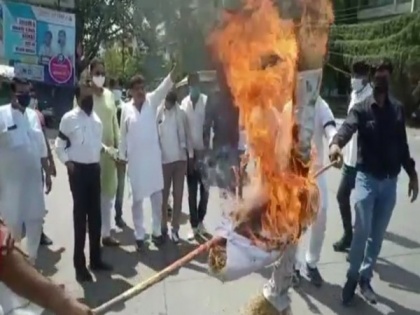 Indore Police files case against Cong MLAs, workers for staging protest amid COVID curfew | Indore Police files case against Cong MLAs, workers for staging protest amid COVID curfew