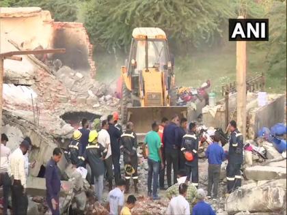 Death toll jumps to 9 in Ahmedabad godown fire | Death toll jumps to 9 in Ahmedabad godown fire