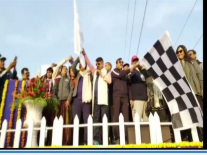 Kailash Vijayvargiya flags off cycle parade in Indore | Kailash Vijayvargiya flags off cycle parade in Indore