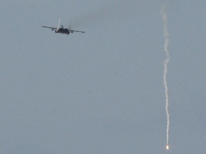 Israeli fighter jets strike Gaza in response to incendiary balloons | Israeli fighter jets strike Gaza in response to incendiary balloons