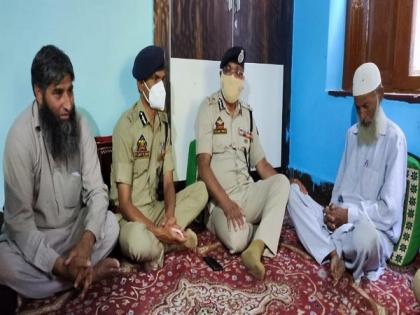J-K DGP visits family of cop killed in Kulgam terrorist attack | J-K DGP visits family of cop killed in Kulgam terrorist attack