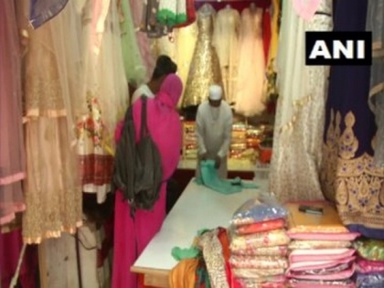 People throng to shops ahead of Eid-ul-Fitr in J-K's Poonch | People throng to shops ahead of Eid-ul-Fitr in J-K's Poonch