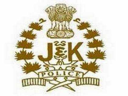 J-K Police apprehend decamped police officer in Kulgam | J-K Police apprehend decamped police officer in Kulgam