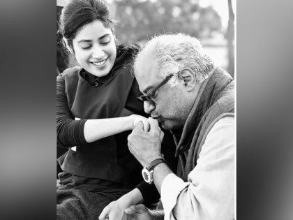 Janhvi Kapoor writes adorable note for father Boney Kapoor | Janhvi Kapoor writes adorable note for father Boney Kapoor